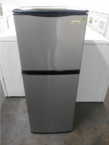 MAGIC CHEF 4.3 CUFT STAINLESS STEEL REFRIGERATOR *OUT OF STOCK*