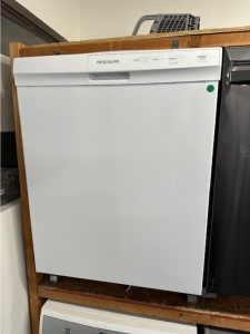 PRE-OWNED FRIGIDAIRE WHITE 24'' BUILT IN DISHWASHER