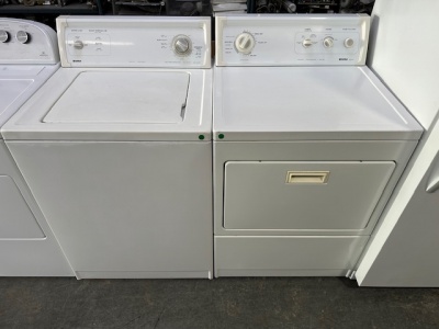 PRE-OWNED KENMORE TOP LOAD WASHER AND ELECTRIC DRYER SET 