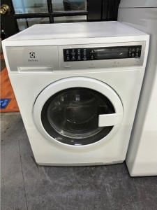 PRE-OWNED ELECTROLUX FRONT LOAD WASHER 24" 
