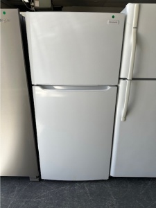 NEW Frigidaire 18.3-cu ft Top-Freezer Refrigerator (White) ENERGY STAR   
