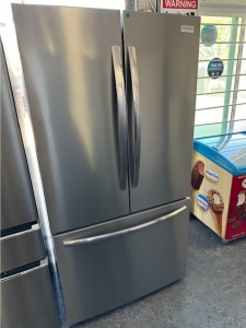 NEW Frigidaire Gallery 23.3-cu ft Counter-depth French Door Refrigerator with Ice Maker 