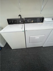 PRE- OWNED KENMORE TOP LOAD WASHER AND ELECTRIC DRYER SET 