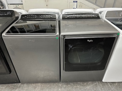 PRE-OWNED WHIRLPOOL CABRIO STEAM TOP LOAD IMPELLER WASHER AND STEAM GAS DRYER SET 