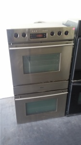 BOSCH STAINLESS STEEL 220V DOUBLE OVEN *OUT OF STOCK*