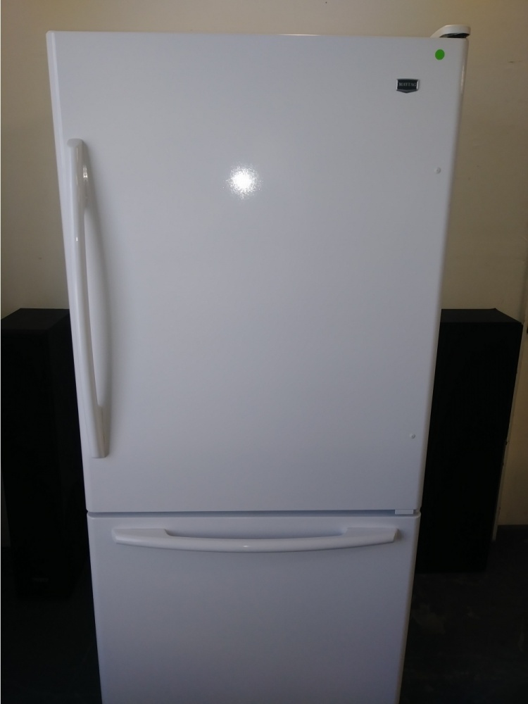 MAYTAG 33" WHITE BOTTOM MOUNT REFRIGERATOR *OUT OF STOCK* Kimo's