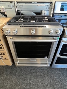 PRE-OWNED SAMSUNG 5-BURNER SLIDE IN GAS RANGE WITH GRIDDLE STAINLESS STEEL 30"