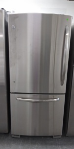 GE 30" STAINLESS STEEL BOTTOM MOUNT FRIDGE ***OUT OF STOCK***