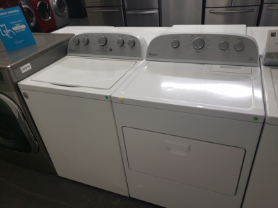 WHIRLPOOL TOP LOAD WASHER AND GAS DRYER SET  *OUT OF STOCK*