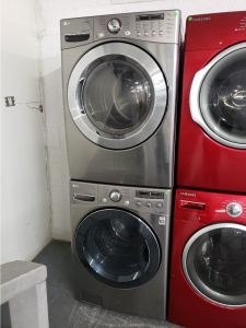 LG STAINLESS STEEL FRONT LOAD WASHER AND GAS DRYER SET W/ STEAM ****OUT OF STOCK****
