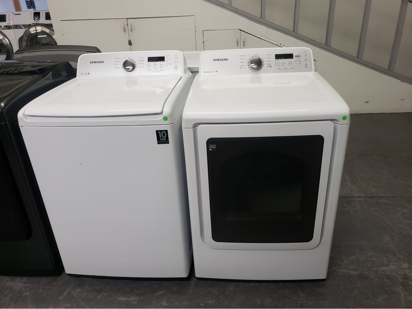 SAMSUNG HIGH EFFIENCY TOP LOADING WASHER AND GAS DRYER SET - Kimo's