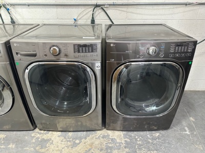 PRE-OWNED MAYTAG FRONT LOAD WASHER AND GAS DRYER SET  