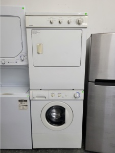 FRIGIDAIRE 3.1 WASHER AND KENMORE GAS DRYER SET 