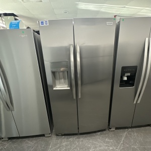 NEW Frigidaire 25.6-cu ft Side-by-Side Refrigerator with Ice Maker Fingerprint Resistant Stainless 