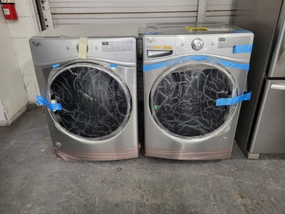 WHIRLPOOL GREY FRONT LOAD WASHER AND ELECTRIC DRYER 220V 