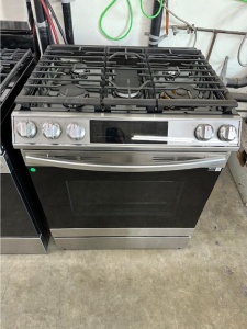 NEW Midea 30-in 5 Burners 6.1-cu ft Self-Cleaning Air Fry Convection Oven Slide-in Smart Natural Gas