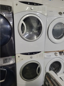 GE FRONT LOAD WASHER AND GAS DRYER SET 
