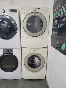 WHIRLPOOL DUET FRONT LOAD WASHER AND GAS DRYER SET 