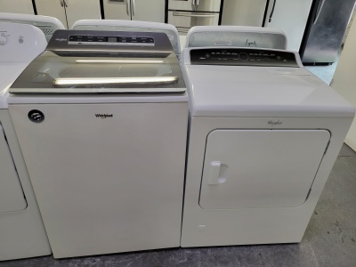 WHIRLPOOL  HE TOP LOAD WASHER AND GAS DRYER SET 