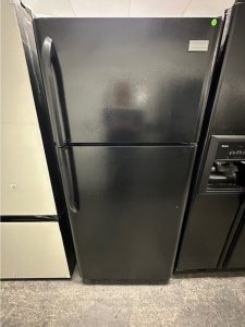  PRE-OWNED FRIGIDAIRE TOP MOUNT 18cu.ft. REFRIGERATOR 29"