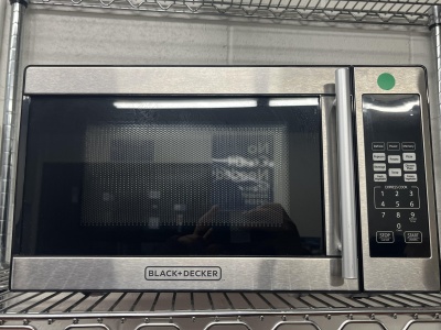 BLACK DECKER STAINLESS STEEL COUNTER TOP  MICROWAVE
