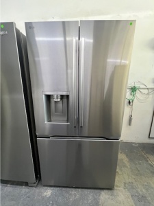 NEW LG 22.7-cu ft 4-Door Counter-depth French Door Refrigerator with Ice Maker (Fingerprint Resistan