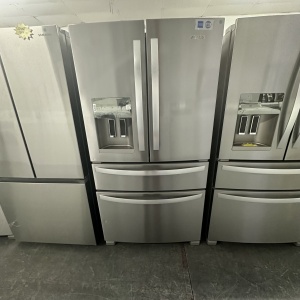 NEW Whirlpool 24.5 cu ft French Door Refrigerator with Ice Maker Stainless Steel