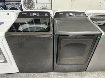 PRE-OWNED SAMSUNG HIGH EFFIENCY TOP LOAD WASHER AND BRAND NEW GAS DRYER SET 