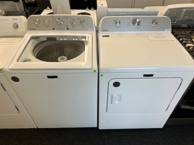 NEW-Maytag 4.8-cu ft High Efficiency Agitator Top-Load Washer & Gas Dryer Set (white)