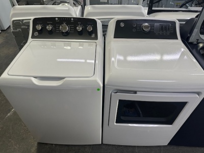 NEW-GE 4.5-cu ft High Efficiency Agitator Top-Load Washer & Electric Dryer 220volt. Set (White) 