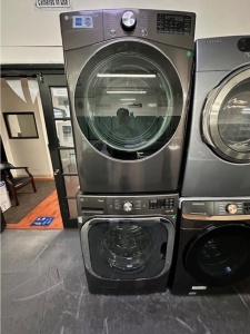 PRE-OWNED WHIRLPOOL FRONT LOAD WASHER AND NEW GAS DRYER SET 