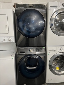 PRE-OWNED SAMSUNG VRT PLUS FRONT LOAD STEAM WASHER AND STEAM GAS DRYER SET 
