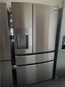 NEW FRIGIDAIRE 21.5 CU FT COUNTER DEPTH FRENCH DOOR  WITH  ICE MAKER 
