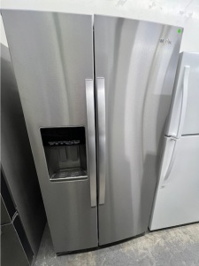NEW-Whirlpool 20.6-cu ft Counter-depth Side-by-Side Refrigerator with Ice Maker, Water Dispenser 