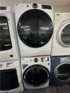 NEW- GE UltraFresh Vent System 4.8-cu ft Stackable Smart Front-Load Washer & Gas Dryer Set  (White) 