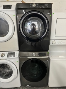 NEW-Samsung 4.5-cu ft High Efficiency Stackable Steam Cycle Smart Front-Load Washer & Gas Dryer Set 
