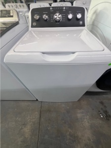 NEW-GE 4.5-cu ft High Efficiency Agitator Top-Load Washer (White) Model #GTW485ASWWB