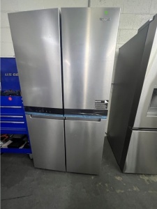 New Whirlpool Counter-Depth 19.4-Cu. Feet 4 -Door French Door Refrigerator with Ice Maker Model #WRQ