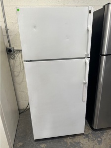 Pre Owned-Hotpoint 15.6 Cu. Ft. Top-Mount No-Frost Refrigerator  CTX16HABHRWW