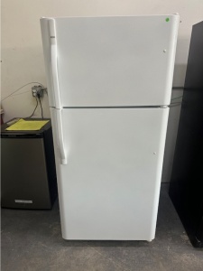 Pre-Owned Kenmore top-mount refrigerator