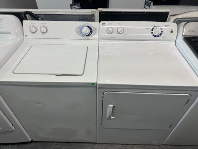 Pre-Owned GE 3.6 cu ft Top Load Agitator Washer and Gas Dryer Set