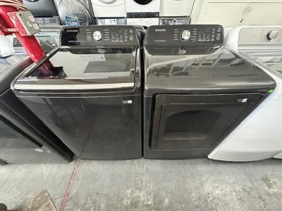 New-Samsung 4.7-cu ft High Efficiency Impeller Smart Compatible Top-Load Washer & Gas Dryer 