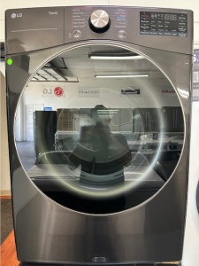 LG TrueSteam 7.4-cu ft Stackable Steam Cycle Vented Smart Compatible Gas Dryer (Black) Energy Star C