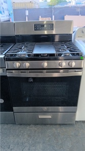 New-GE 30" Free-Standing Gas Range (Stainless Steel)  Model #: JGBS66REKSS