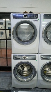 Pre-Owned Electrolux Front Load Perfect Steam Washer w/ Gas Dryer (White)