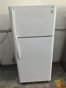 Pre-Owned Kenmore18.cu. ft. capacity top-mount refrigerator (White)  