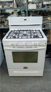 Pre-Owned Frigidaire Gallery Series 30 Inch Freestanding Gas Range (White)
