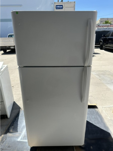 Pre-Owned Frigidaire Top-Mount Refrigerator 18 Cu. Ft. (White) Model # 253.60602415