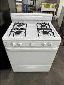 Pre-Owned Amana 30 Inch Freestanding Gas Range (White) Model #AGR3311WDW