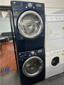 Pre-Owned LG 27 Inch TROMM Front-Load Steam Washer W/  LG 27 Inch Front-Load Gas Dryer